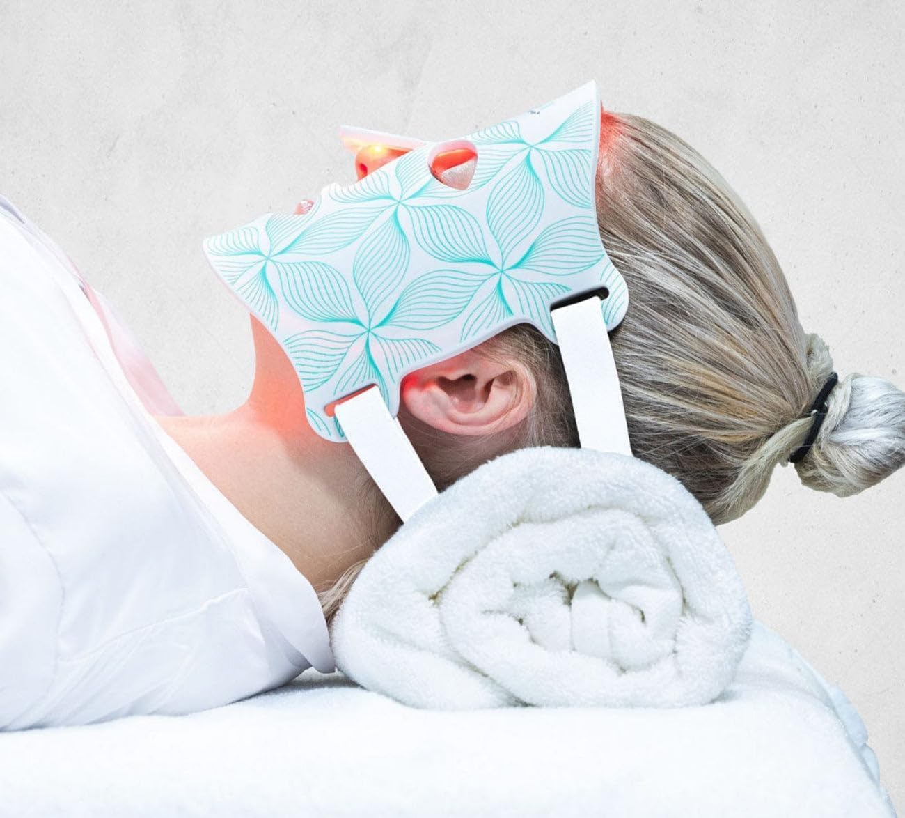 Omnilux FDA Approved Flexible LED Light Therapy Mask, Professional Clinical Level Treatment at Home (Women)